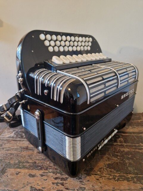 Hohner Morino Club N in C/F - Image 2